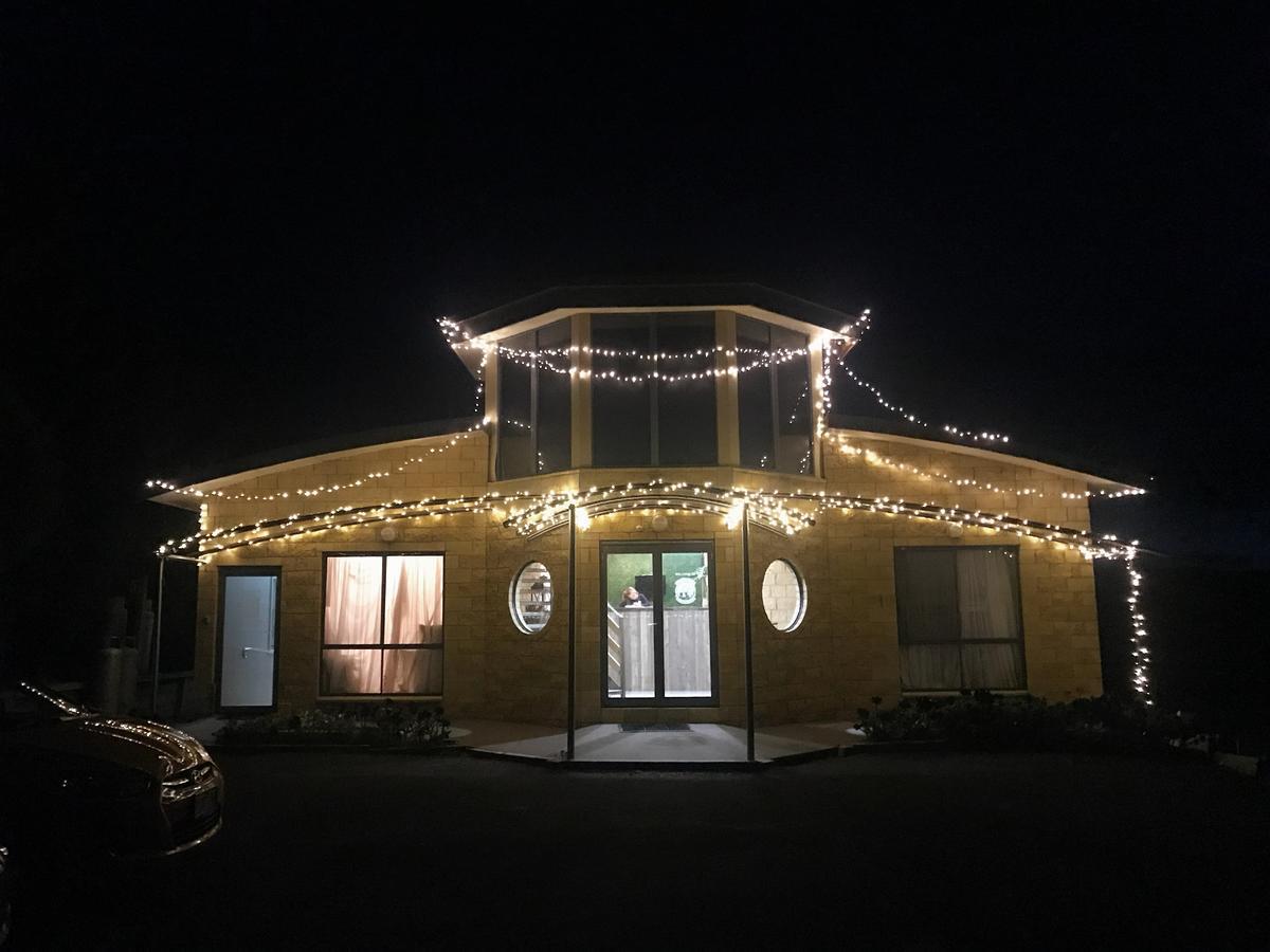 13Th Apostle Backpackers Hostel Принстаун Екстериор снимка